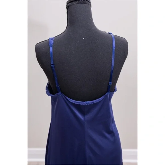 Vintage Vanity Fair Nightgown/Slip - Picture 5 of 6